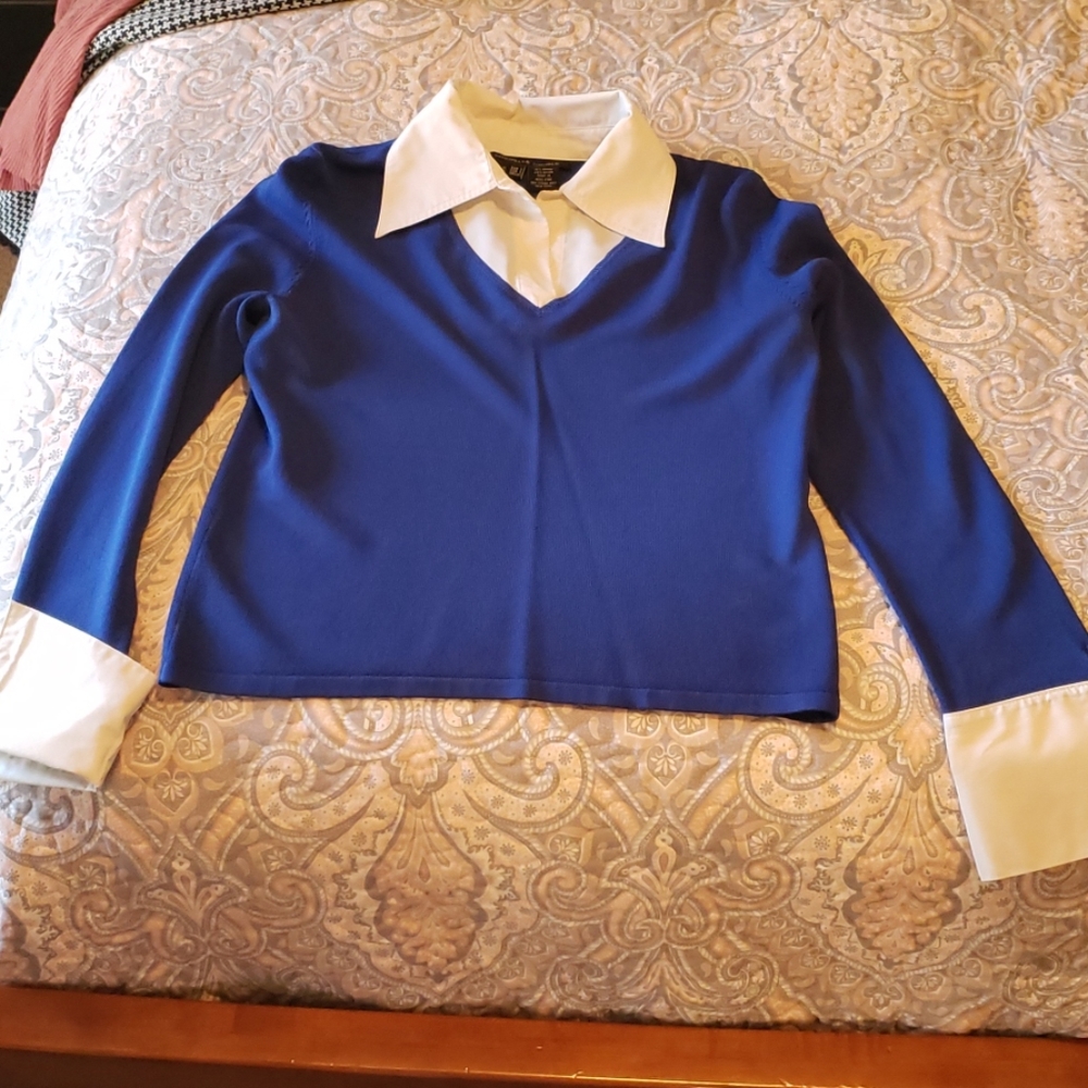 Sweater with cotton collar and sleeves